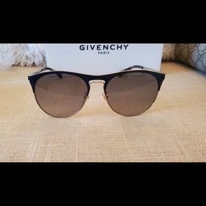 NEW Women’s Givenchy 58mm gradient round sunglasses $420